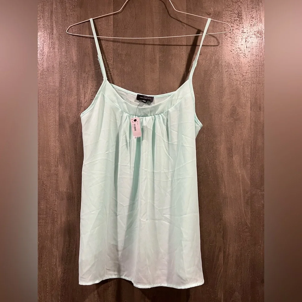 Women’s size large top brand new with tags still attached - Picture 2 of 7
